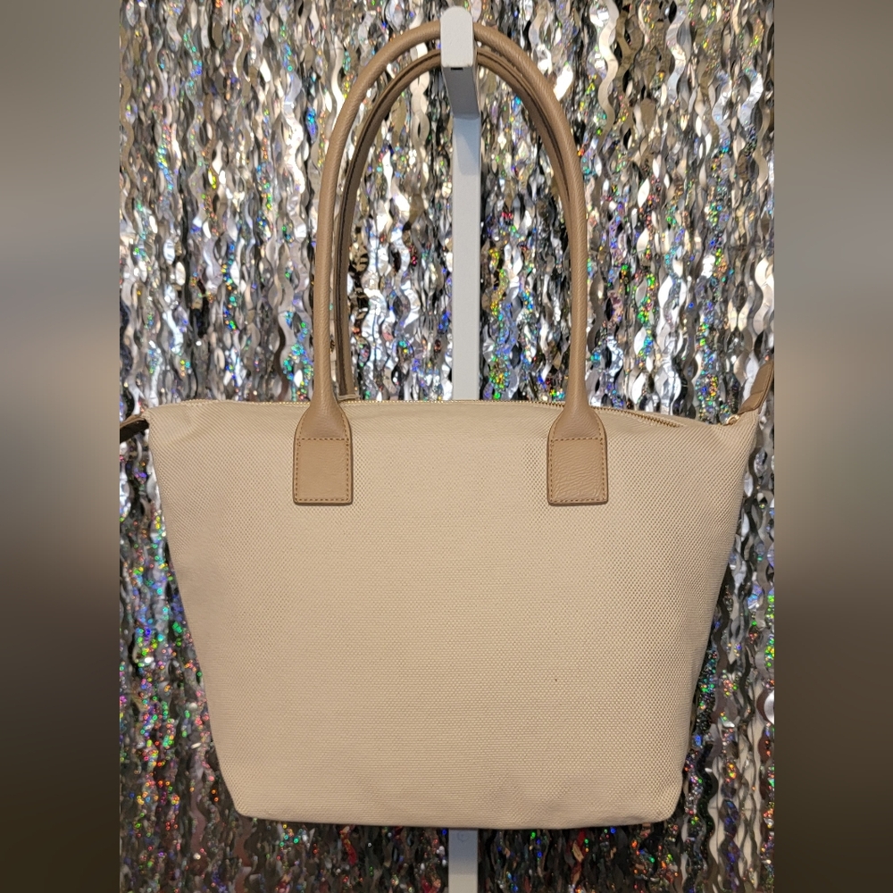 Universal Thread Beige Tote Bag w/ Tulip Or Butterfly Bag Charm - Picture 5 of 13